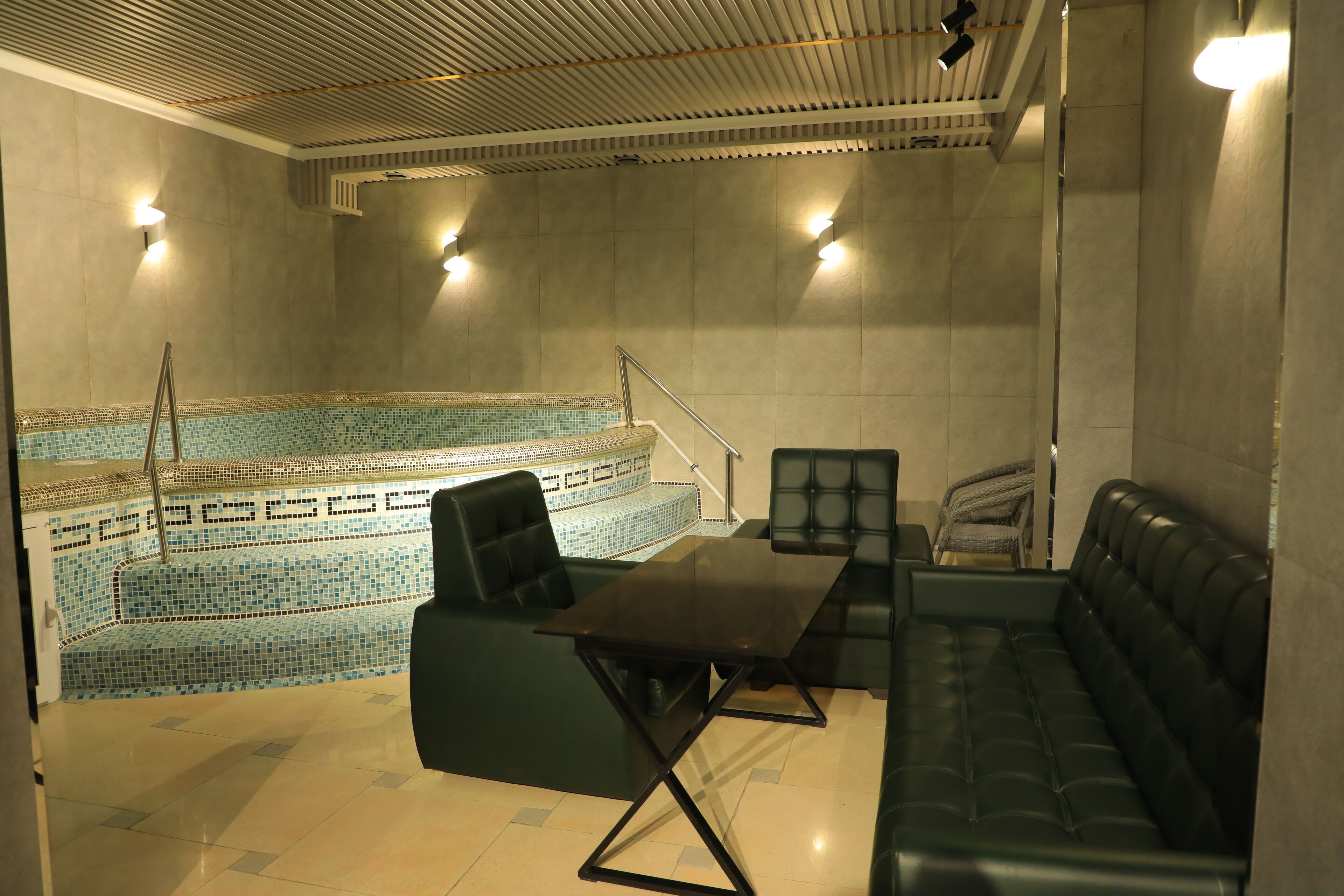 Sauna, bain à remous, hammam