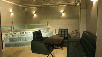 Sauna, bain Ă remous, hammam