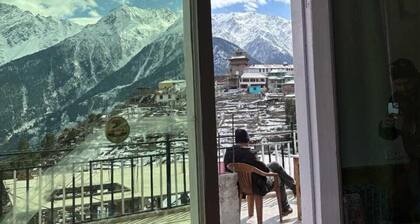 Aarav Chaaras Homestay