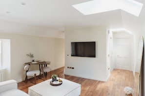 Apartment | Laptopgeeigneter Arbeitsplatz, kostenloses WLAN
