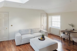 Apartment | Laptopgeeigneter Arbeitsplatz, kostenloses WLAN