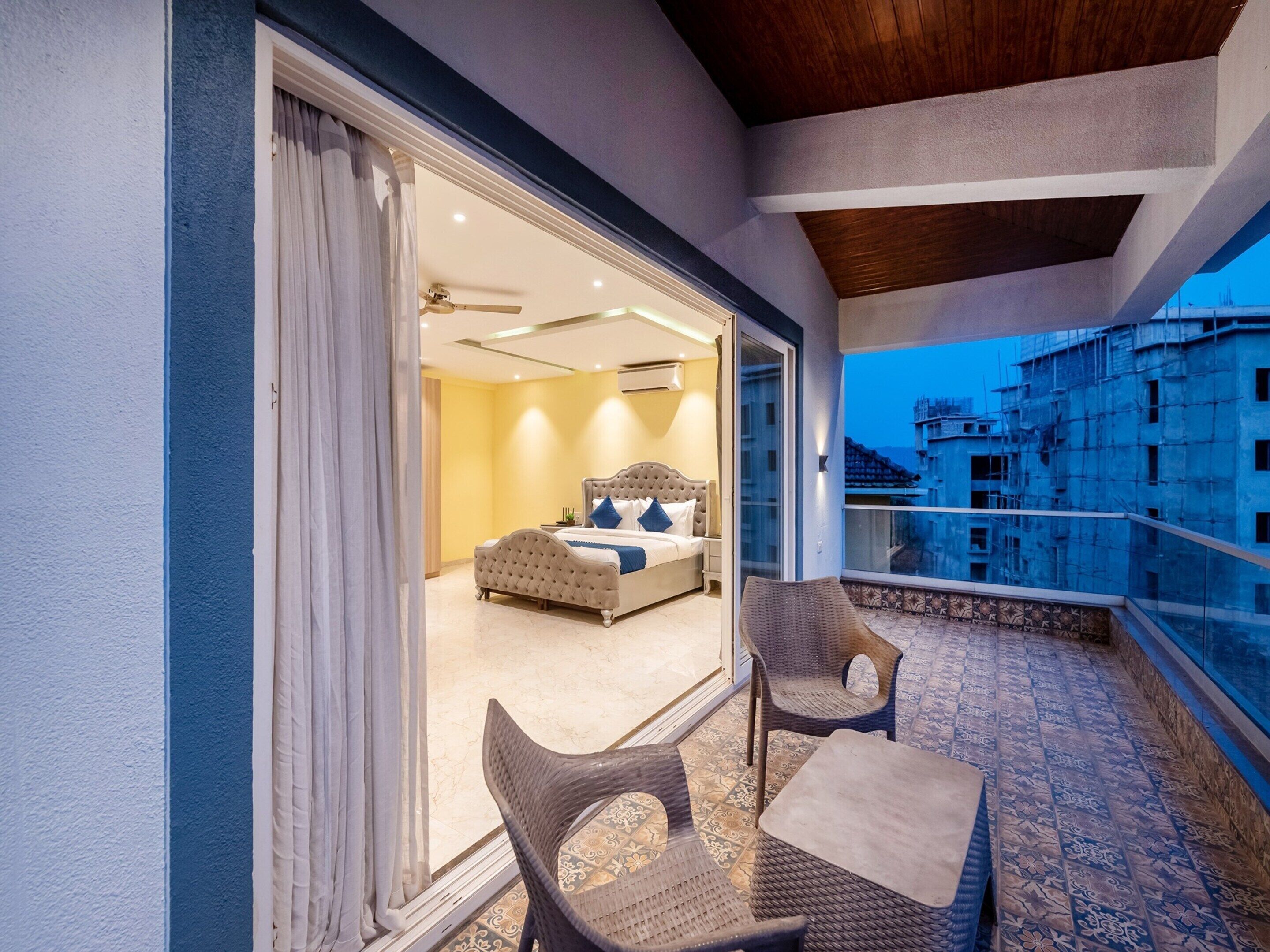 House | Balcony