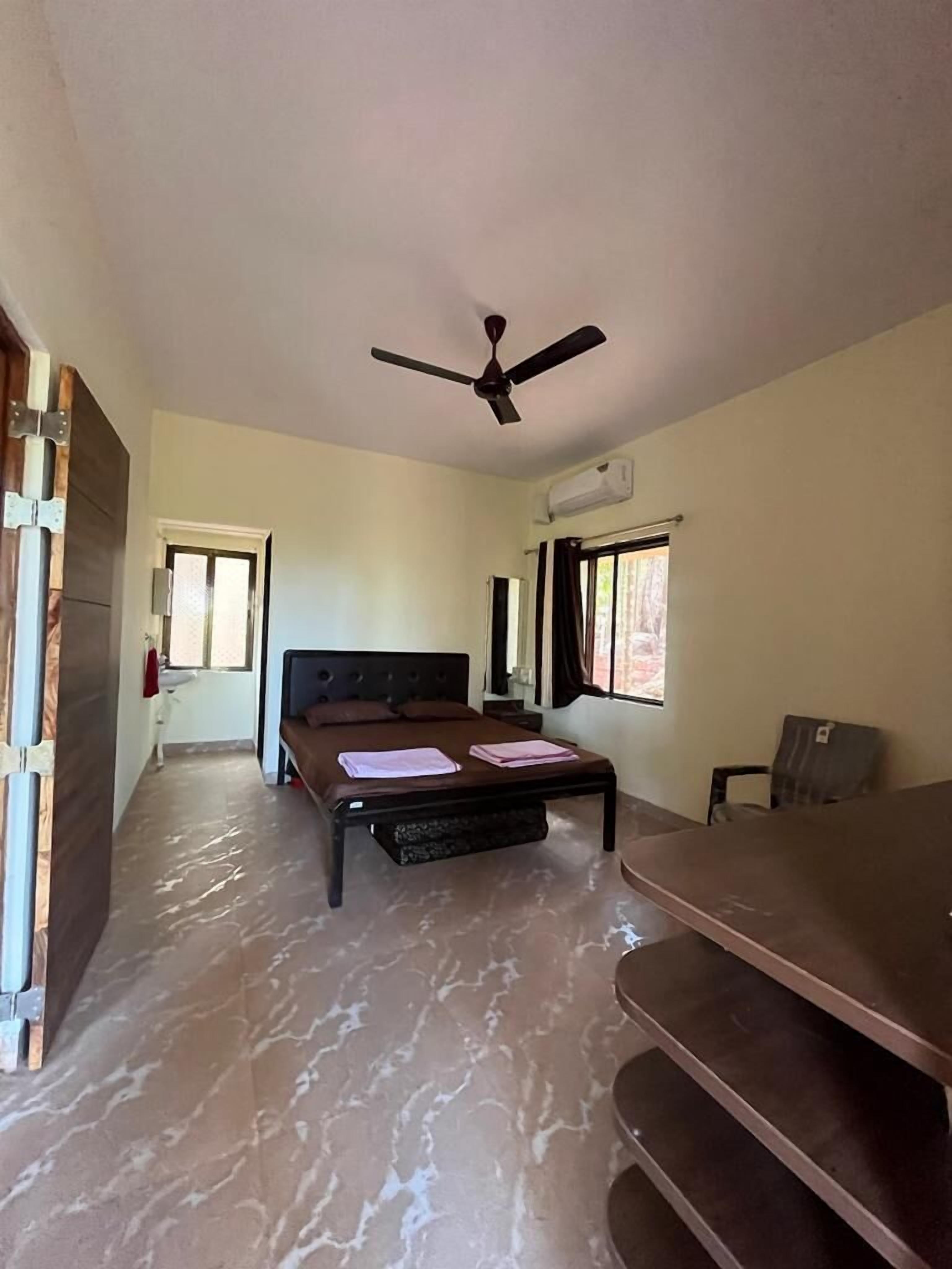 Standard Double Room, Garden View | Desk, laptop workspace, free WiFi