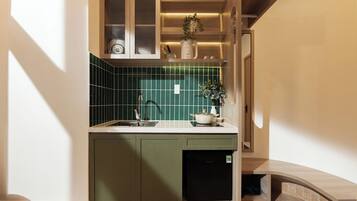 Standard Studio, 1 Double Bed, Non Smoking, City View | Private kitchen | Mini-fridge, stovetop, cookware/dishes/utensils