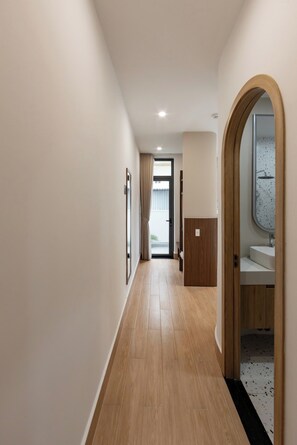 Deluxe Studio, 1 Queen Bed, Non Smoking, City View | Desk, blackout curtains, iron/ironing board, free WiFi - Almira Home Da Lat (Da Lat)