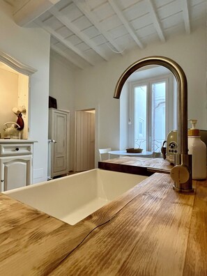 Interior - Downtown apartment with in-room bath and wide vaulted ceilings (Viterbo)