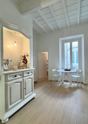 Dining - Downtown apartment with in-room bath and wide vaulted ceilings (Viterbo)