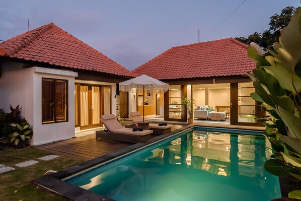 Outdoor pool - Madeira Casa Canggu Bali (Canggu)