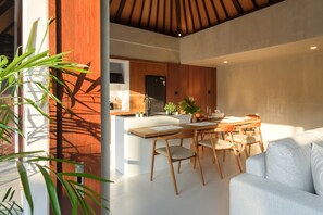 Dining room - Madeira Casa Canggu Bali (Canggu)