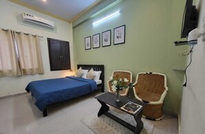 Deluxe Room | Rollaway beds, free WiFi, bed sheets - RV Stay Pushkar (Pushkar)
