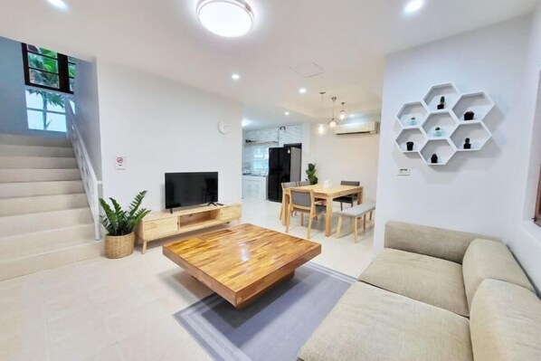 Room - Poon House Nimman: Spacious Stay Near Attractions (Chiang Mai)