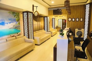 Lobby lounge - Aboo's Hotel Concord Galaxy (Mumbai)