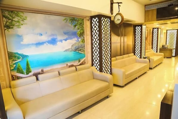 Lobby lounge - Aboo's Hotel Concord Galaxy (Mumbai)