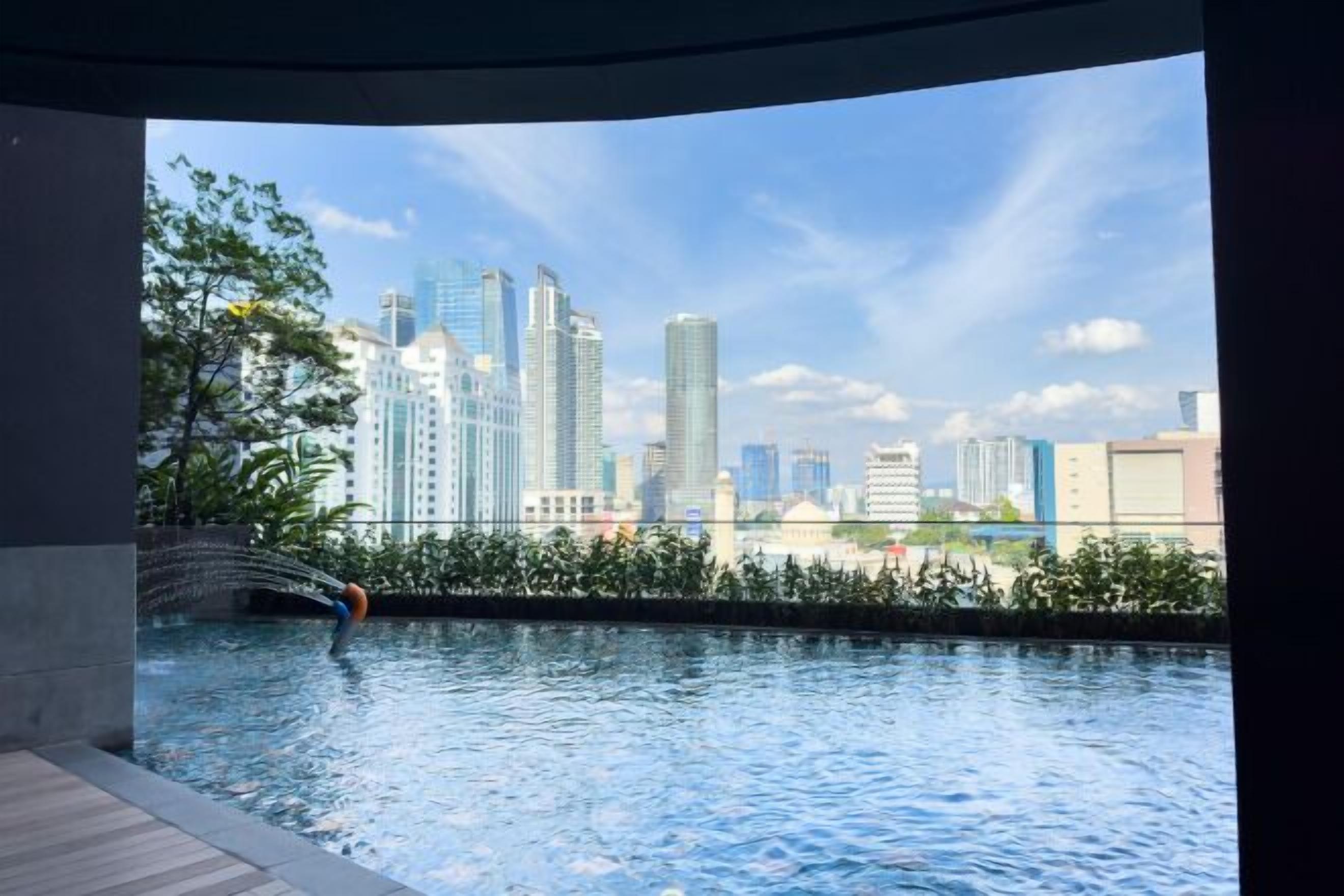 Kolam renang terbuka