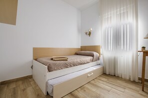 Basic Twin Room, 2 Single Beds, Air conditioning - Cristo rey Pozuelo (Pozuelo de Alarcon)