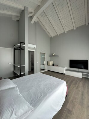 1 habitación, escritorio, wifi y ropa de cama 