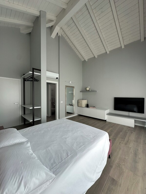 1 habitación, escritorio, wifi y ropa de cama 