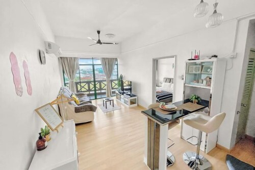 1 Bedroom Apartment with balcony city view, Melaka Town Centre CBD