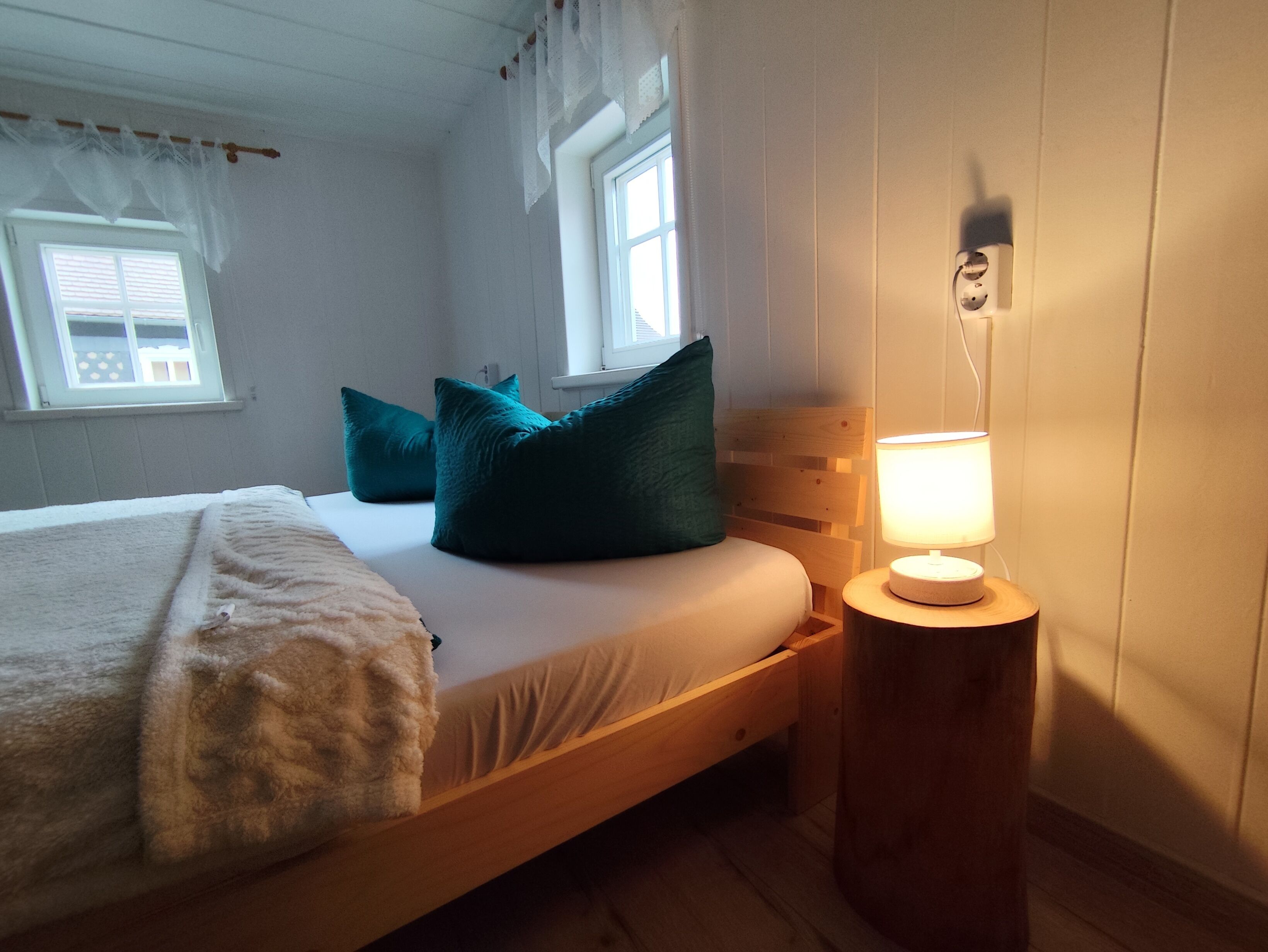 2 Schlafzimmer, Schreibtisch, Reisekinderbett, kostenloses WLAN