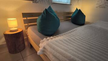 2 bedrooms, desk, free WiFi, bed sheets