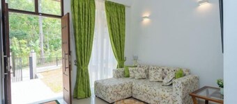 Green Retreat 2 Bedroom Hideout