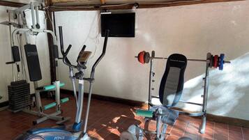 Apartment, 1 Bedroom, Smoking, Patio | Fitness studio