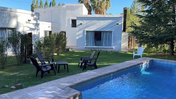 Appartement, 1 chambre, fumeurs, patio | Piscine | Piscine extérieure