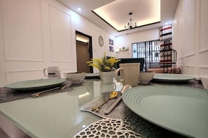 Interior - WHITE ON HOMESTAY CAMERON BY ICOLOR (Tanah Rata)