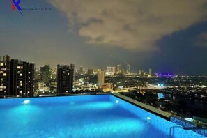 Outdoor pool - R Residence (Phnom Penh)