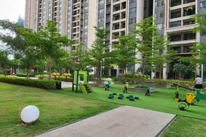 Ảnh chưa phân loại, 5 trong số 24 ảnh, nút