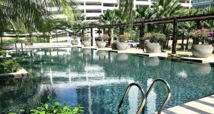 Emgrace/Near AeonTebrau/ IKEA Toppen /MountAustin