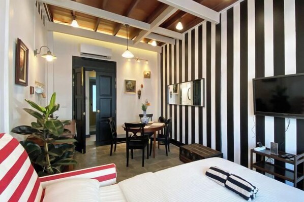 Room - Luxury Thai Design Home – Chinatown Self Check In (Bangkok)