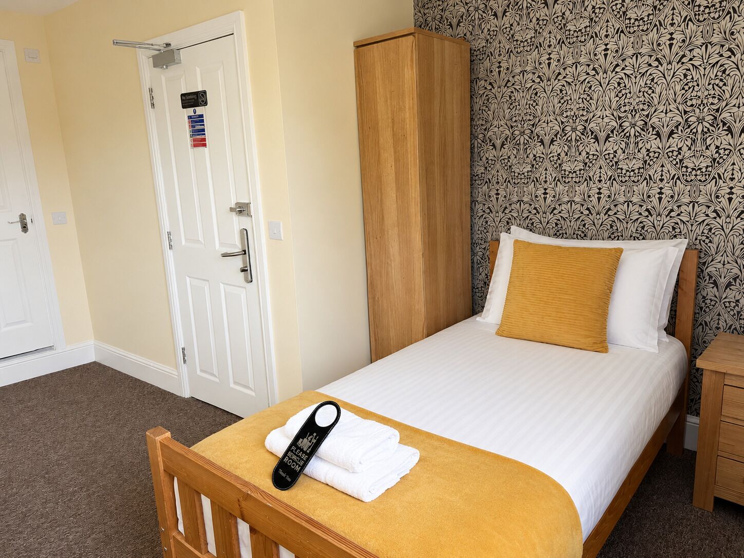 Single Room | Free WiFi