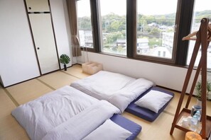 Soundproofing - Japanese House Osaka Sennan Hotel (Misaki)