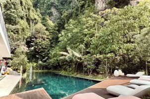 Kolam renang terbuka