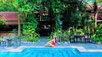 Piscina a l'aire lliure