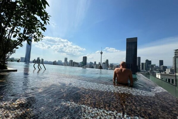 Outdoor pool - Axon Residence Kuala Lumpur By Luxury Suites (Kuala Lumpur)