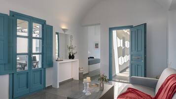 Apartemen Comfort, hot tub, pemandangan laut (Erato) | Area keluarga