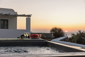 Beach/ocean view - GTK Santorini Oia Sunset Villas (Santorini)