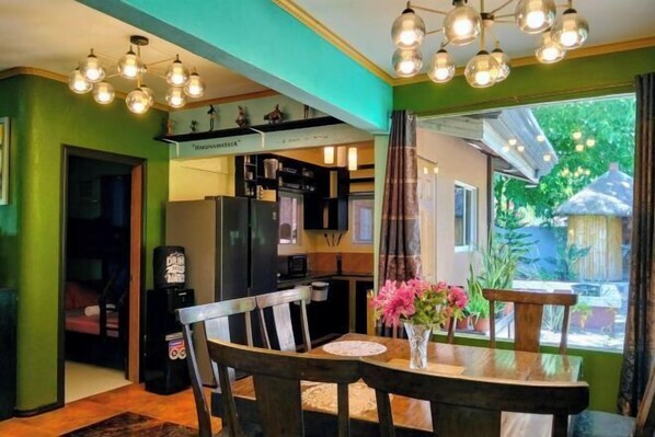 Dining - Villa Tranquilita. Your home away from home. (Moalboal)