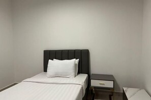 Room - The Peak Residence, Multi-Apartment by Emma (Phnom Penh)