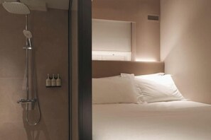 Room - Hotel 1900 Express @ Chinatown (Short Overnight, 15 Hours, 6PM-9AM) (Singapore)