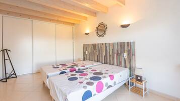 3 bedrooms, iron/ironing board, WiFi, wheelchair access