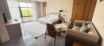 Jia Yu Four Season Resort Hotel