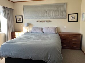 4 Schlafzimmer, Bügeleisen/Bügelbrett, Internetzugang, Bettwäsche