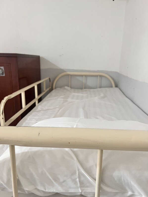 Shared Dormitory, Balcony, City View | Free WiFi - An Nam Corner- Hostel (Ho Chi Minh City)