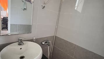 Dormitorio condiviso, vista parco | Bagno