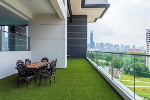 Unclassified image, 3 of 52, button - 2&3BR Family Suite Nr Sunway Velocity & LRT Maluri (Kuala Lumpur)
