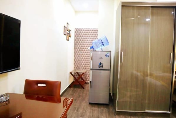 Cribs/infant beds - Hayyat Luxury Hotel (Lahore)