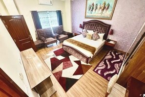 Cribs/infant beds - Hayyat Luxury Hotel (Lahore)